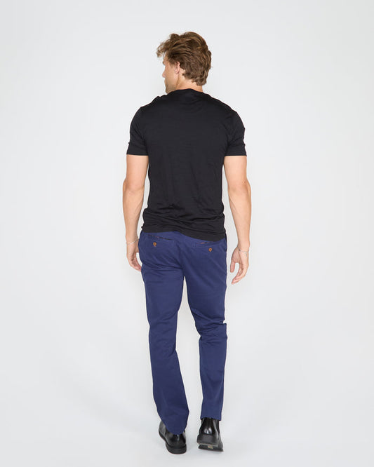 VICTOR V-NECK MERINO SHIRT IN BLACK