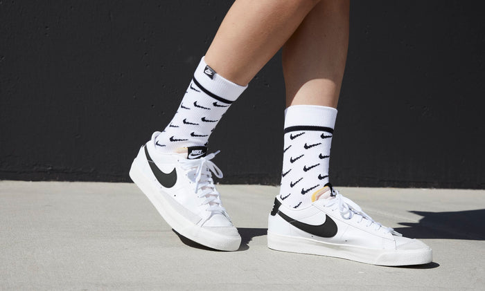 Blazer Low 77