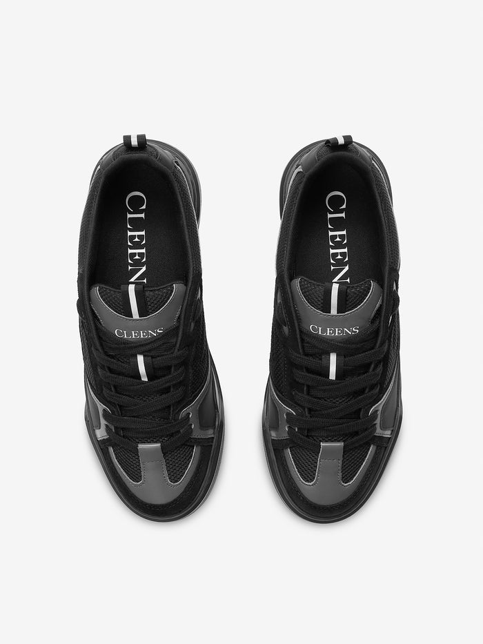 Essential Skate Triple Black