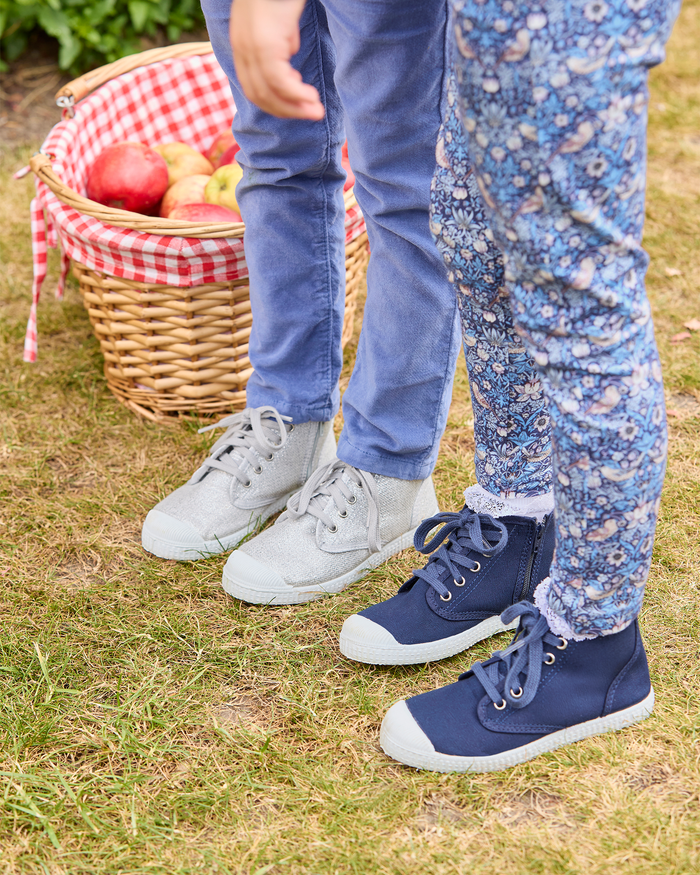 Hampton Canvas Canvas Shoes Hampton Canvas Chatham in Silver
