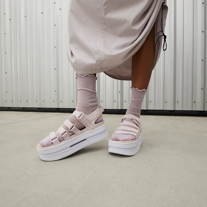 Icon Classic 'Barely Rose Sandals
