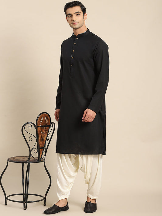Kisah Men Black Kurta (Set of 1)