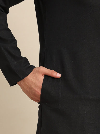 Kisah Men Black Kurta (Set of 1)