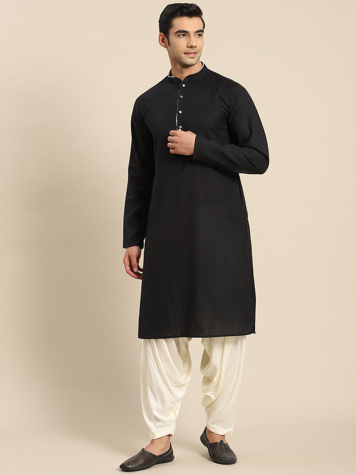 Kisah Men Black Kurta (Set of 1)