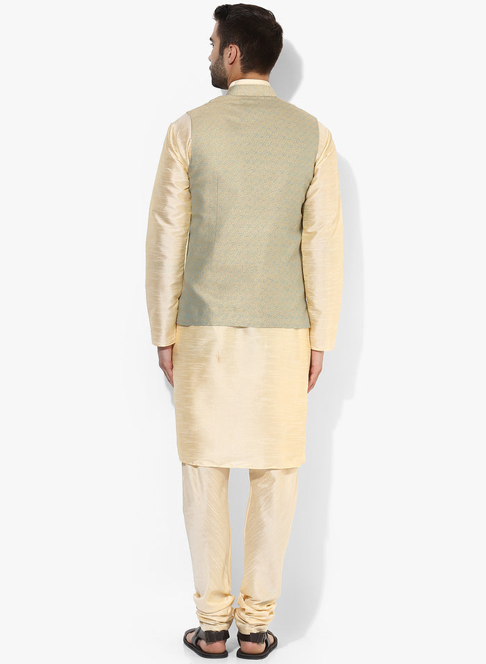 Kisah Plus Men's Green Kurta Churidar Waistcoat Set