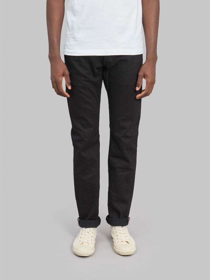 oni 642 jet black denim 13oz relaxed tapered selvedge jeans front fit