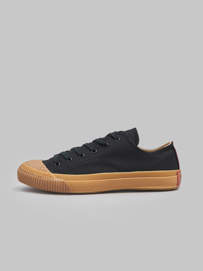 pras shellcap low sneakers kuro gum