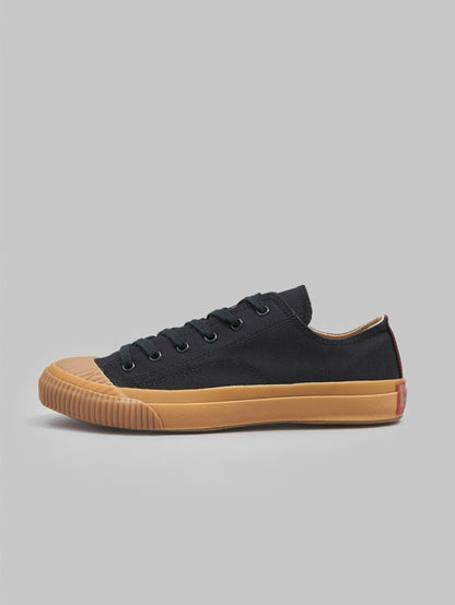 pras shellcap low sneakers kuro gum